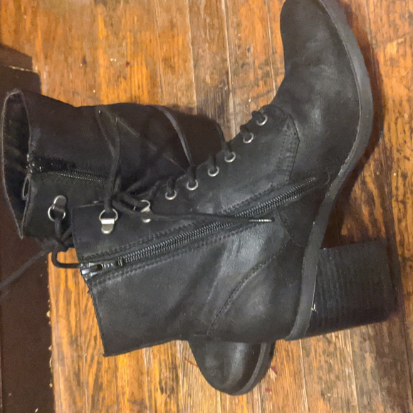 White mountain lace up shoes - Picture 2 of 3